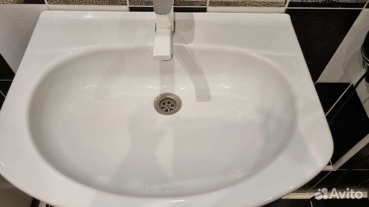 Раковина с тумбой