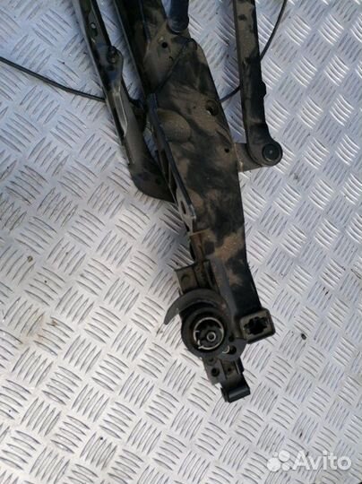 Петля крыши прав. Volkswagen Eos