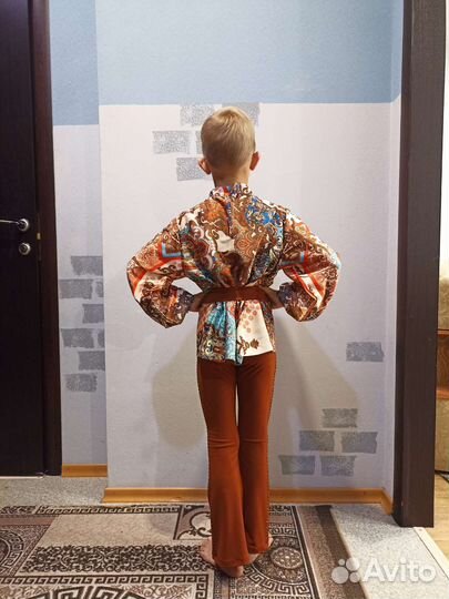 Костюм для выступления по фигурному катанию