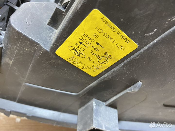 Комплект ксеноновых фар Ford Mondeo 3 142601