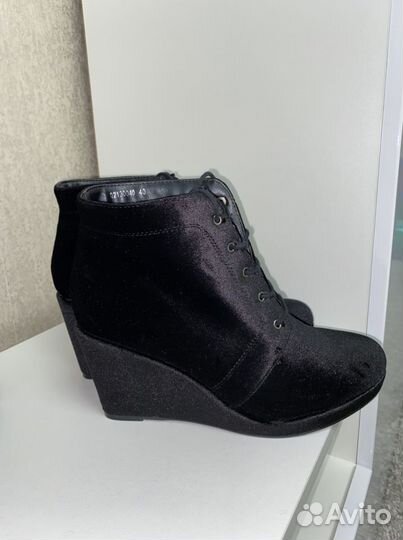 Полуботинки женские 40