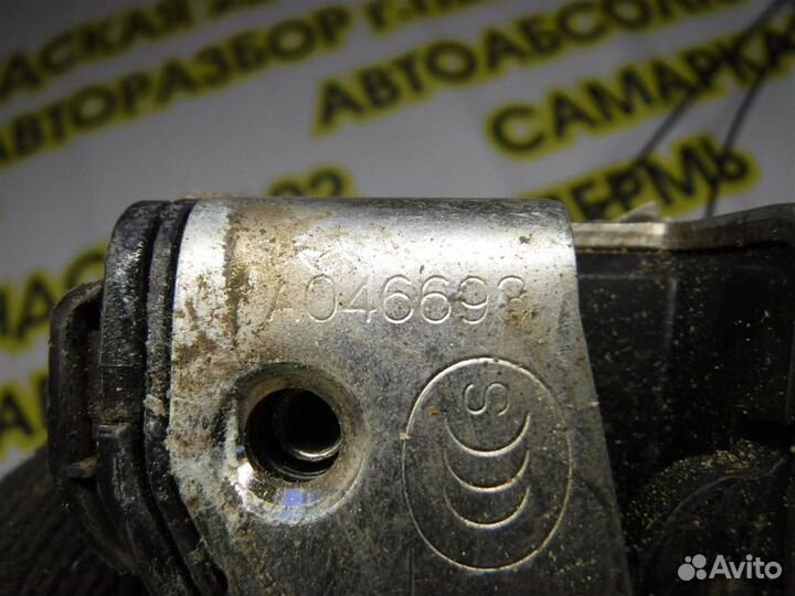 Замок двери задней левой Toyota RAV4 (XA30) 2005