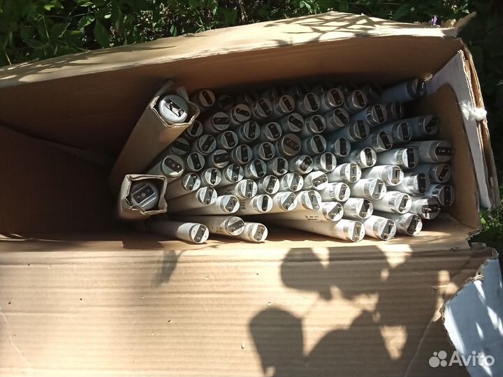 Светильник люминесцентный с запасными лампами 18вт