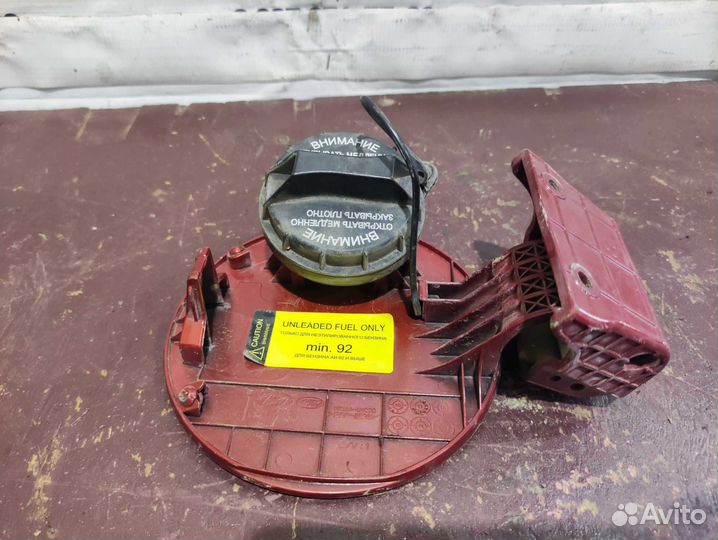 Лючок бензобака Hyundai Solaris