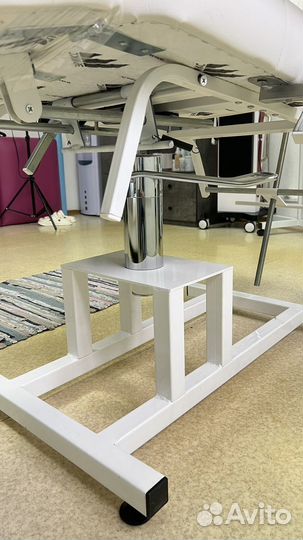 Кушетка косметологическая на гидравлике