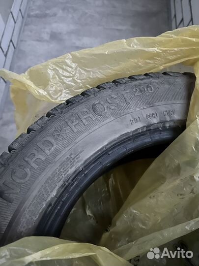 Gislaved Nord Frost 200 215/60 R17 96T