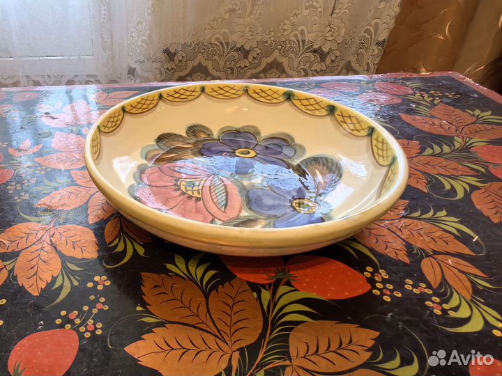 Фарфоровые тарелки и салатники СССР