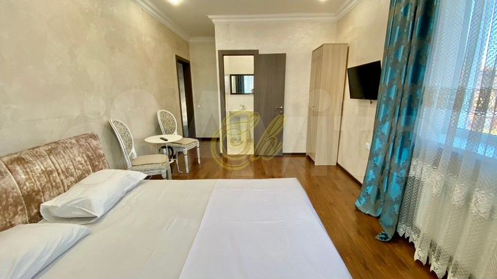 Коттедж 400 м² на участке 9 сот.