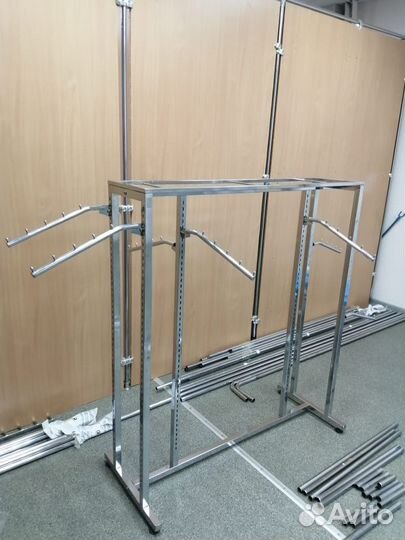 Стойка для одежды