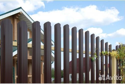 Металлический штакетник для забора