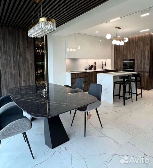 Кухонный гарнитур в современном стиле на заказ