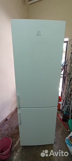 Холодильник indesit NO frost