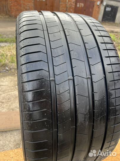 Pirelli P Zero PZ4 315/30 R22 107Y