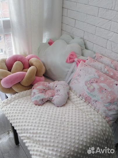 Бортики в детскую кроватку для девочки