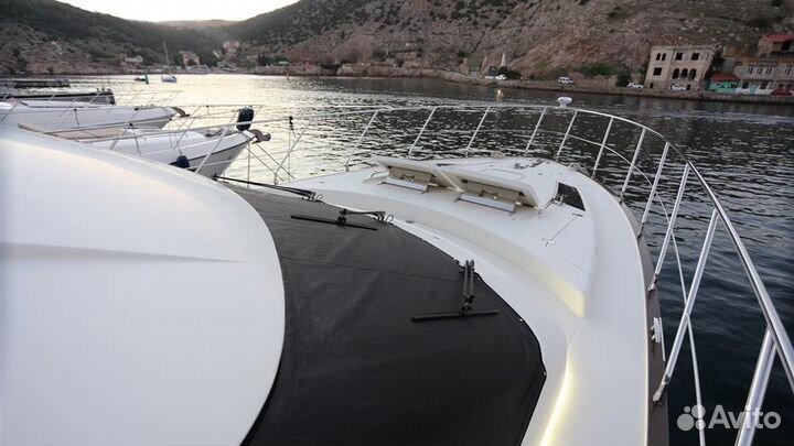 Моторная яхта Marquis 630 Sport Yacht