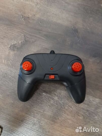 Машинка на пульте управления