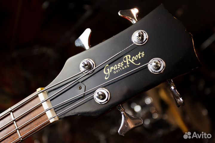 Бас гитара Grass Roots les paul