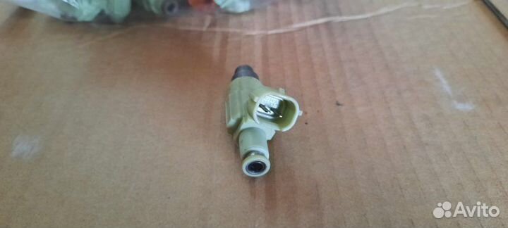 Форсунка топливная Mitsubishi Outlander CU 4G69