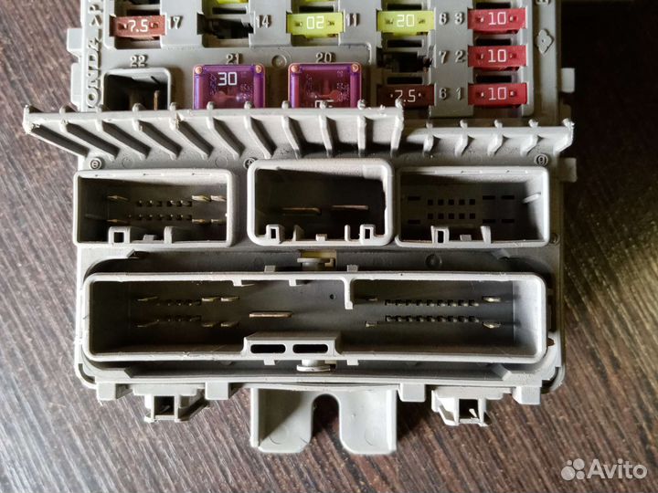 Блок предохранителей салона honda accord 8