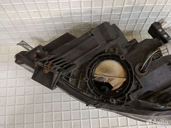 Фара правая Mazda 3 bl дефект