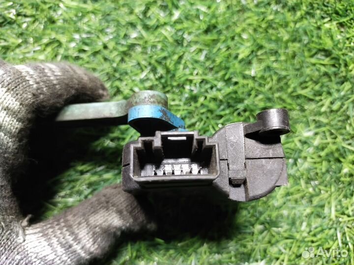 Моторчик заслонки отопителя Skoda Octavia (A5) II