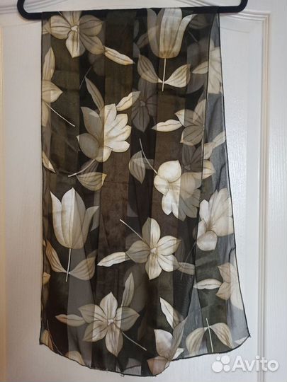 Платки, шарфы, палантины б/у