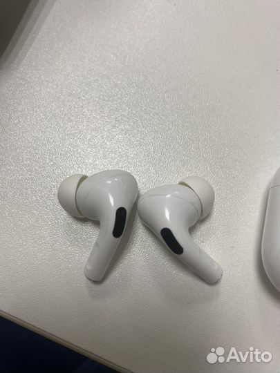 AirPods pro 1 поколения