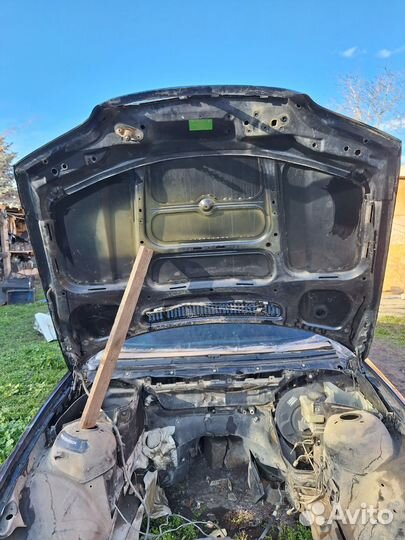 Капот на bmw е 46 купе 2000 г