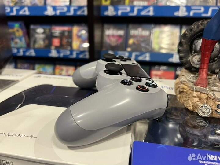 PlayStation 4 Dualshock 4 20th Anniversary Edition