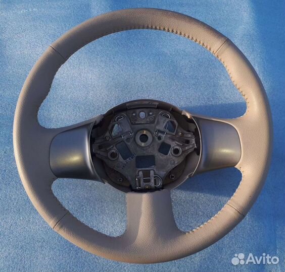 Руль Кожанный от nissan cube Z12
