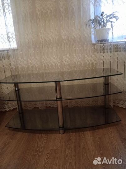 Стеклянную тумбу под тел.сост.отл цена 3000