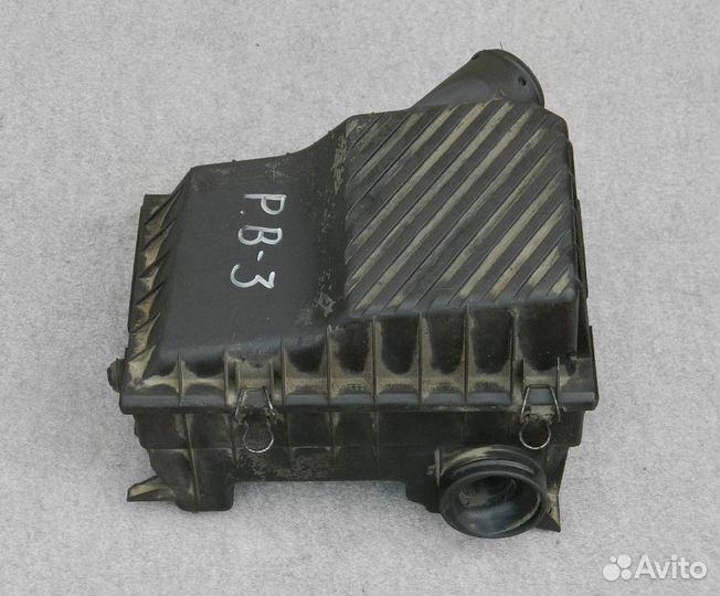 Корпус воздушного фильтра VW Passat B3 1.8