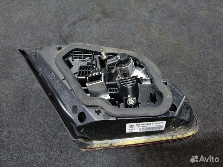 Фонарь крышки багажника правый VW Passat CC 11-17г