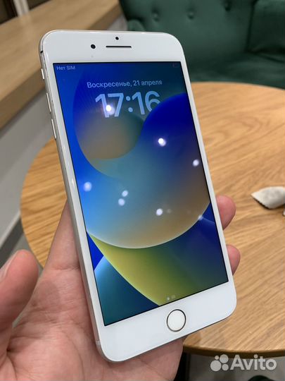 iPhone 8 Plus, 64 ГБ