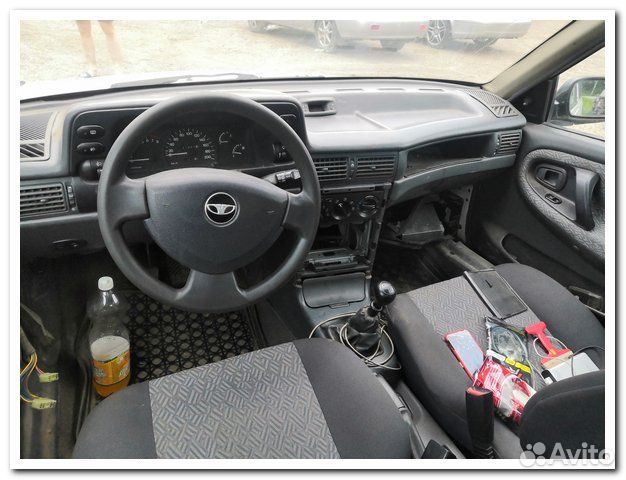 Daewoo Nexia белая 2002 год (разбор по запчастям)