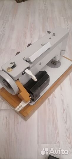 Швейная машина Чайка 143А