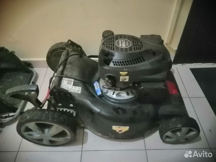 Газонокосилка бензиновая самоходная бу