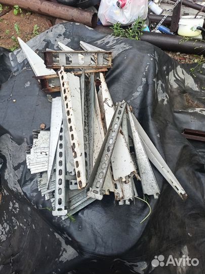 Кронштейн для полок