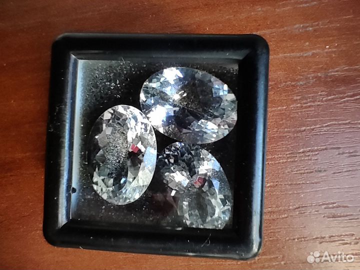 Бериллы бесцветные