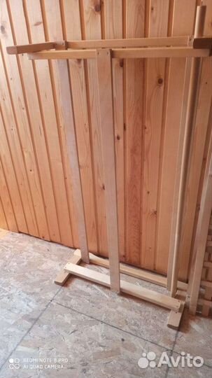 Детская кроватка с маятником