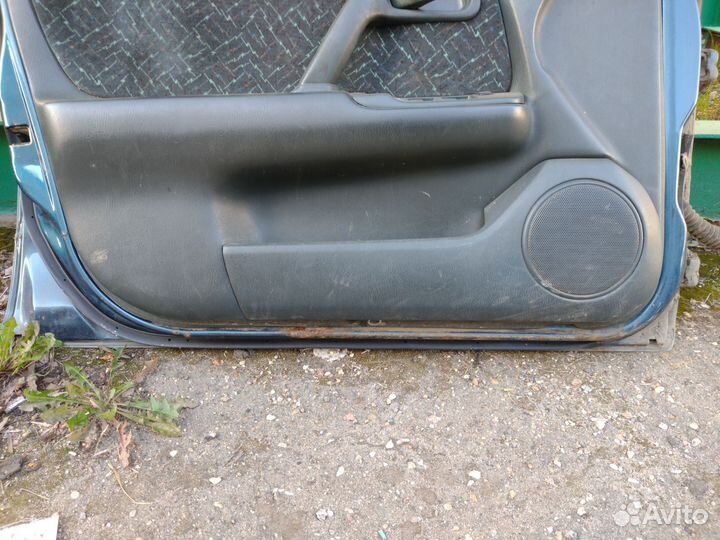 Дверь водительская Nissan Primera P11