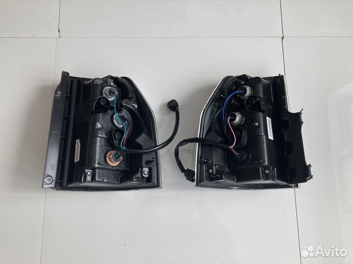 Фонарь задний (1шт) Mitsubishi Pajero 4