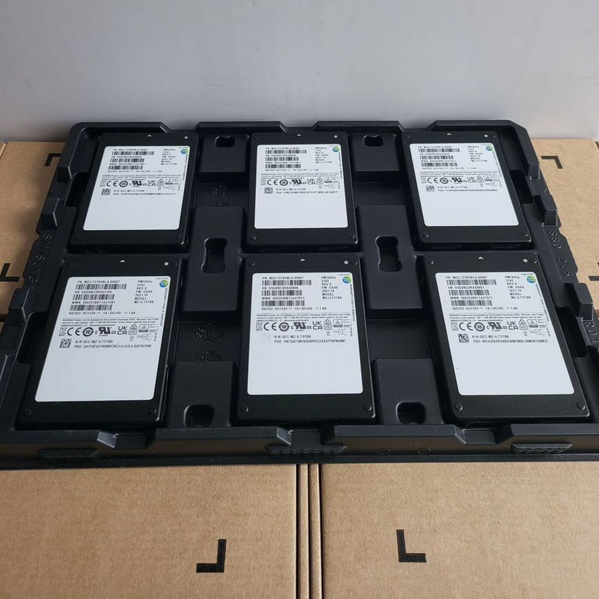 [PM1643A] Samsung /Pm 1643 A 3.84tb Pm1643a