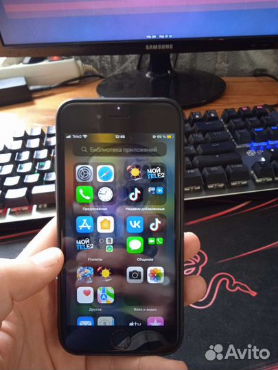 Телефон iPhone 6s