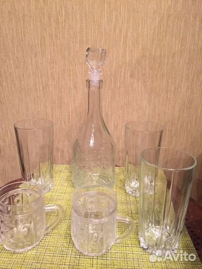 Стаканы, кружки, графин