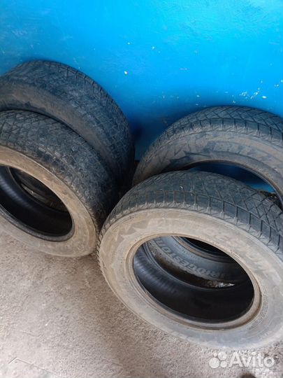 Bridgestone Blizzak DM-V2 205/70 R15 107F