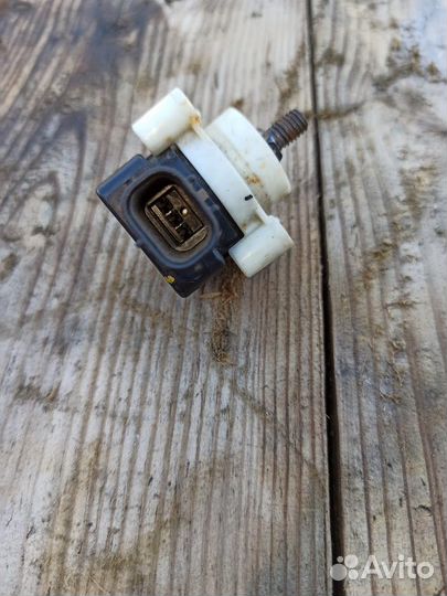 Датчик положения кузова Toyota Prius