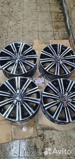 Комплект оригинал на Lexus LX570 R21