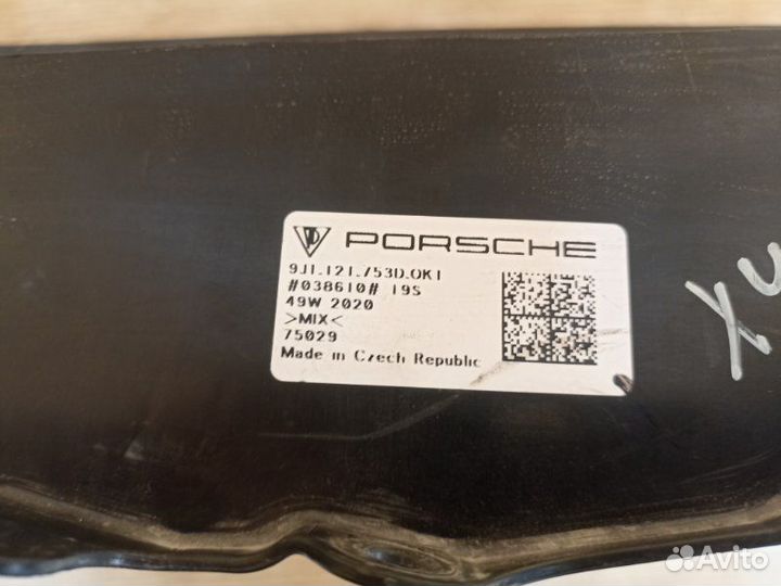 Впуск Porsche Taycan 2020