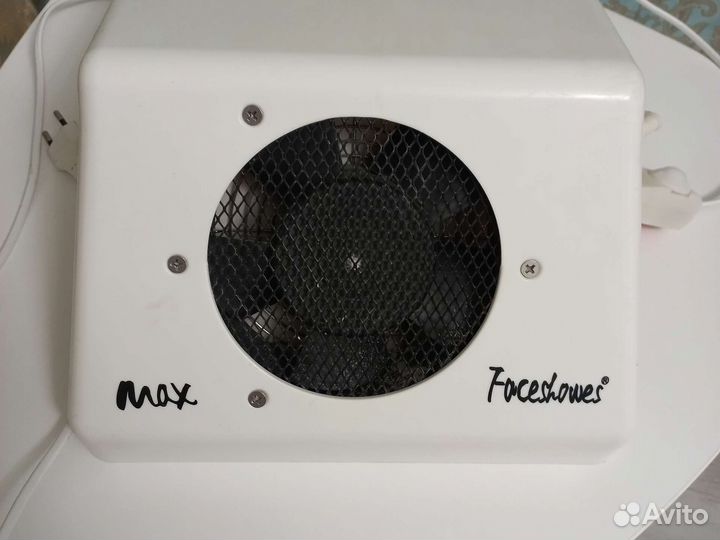 Маникюрная вытяжка Faceshowes MAX